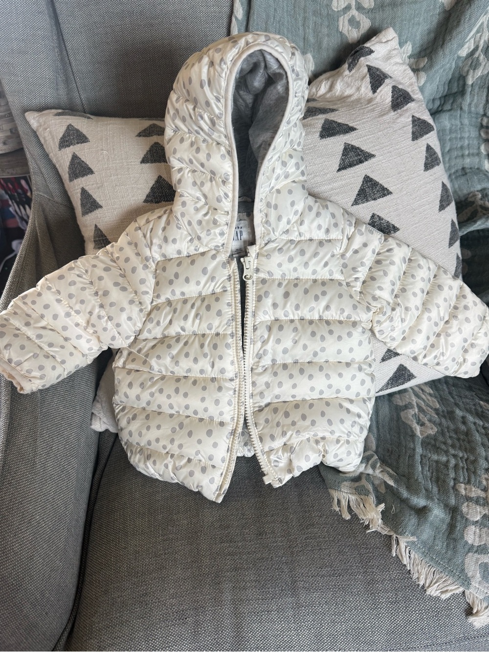 GAP Cream Puffer Jacket with Gray Polka Dots and Hood Size 12-18 months